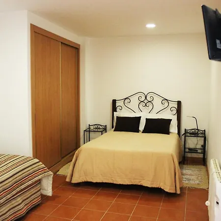 Curral De L Tiu Pino * Sendim (Braganca)