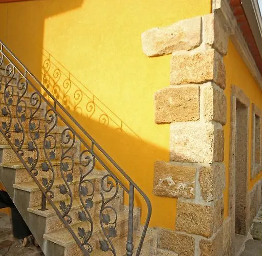 Curral De L Tiu Pino Farma Sendim (Braganca)